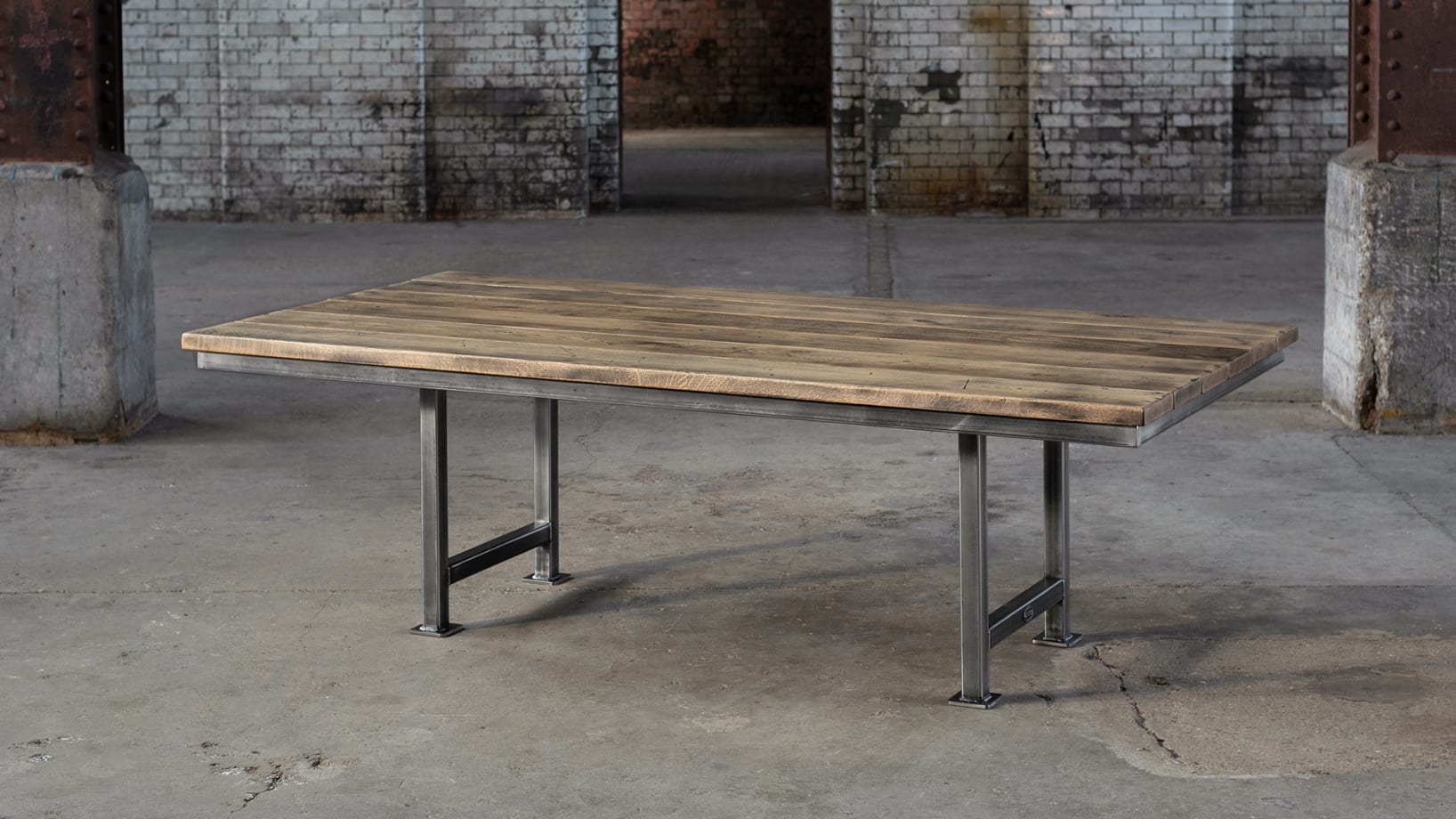 https://res.cloudinary.com/steelvintage/images/w_1636,h_920,c_scale/f_auto,q_auto/v1614938244/wordpress_website/SV-ARTISAN-TABLE-PS-002/SV-ARTISAN-TABLE-PS-002-1636x920.jpg?_i=AA