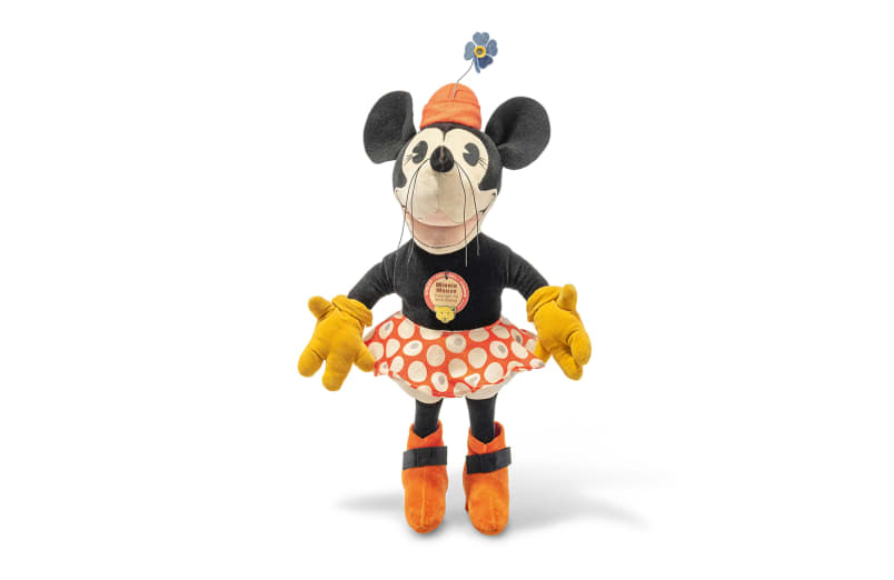 FIGURINE MINNIE CLASSIC WITH / Classique Avec BASE Disneyland