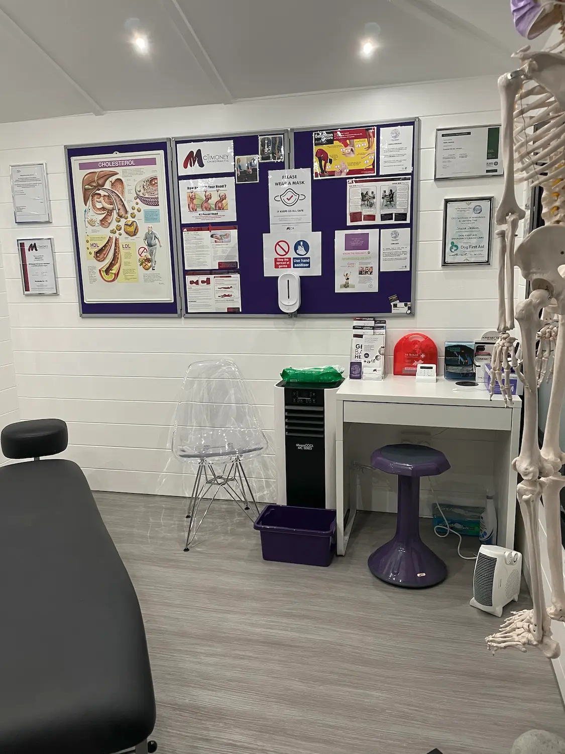 Chiropractic treatments in delivered in our Hook, Hampshire clinic Stella Jackson chiropractic clinic