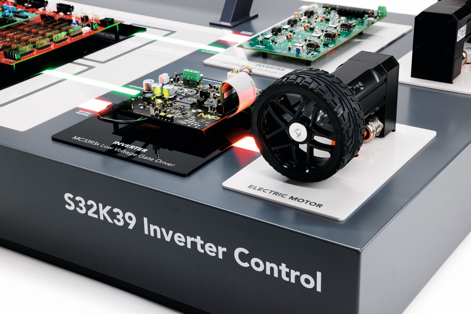 Neue Mikrocontroller zur Steuerung von Traktionswechselrichtern in  E-Fahrzeugen