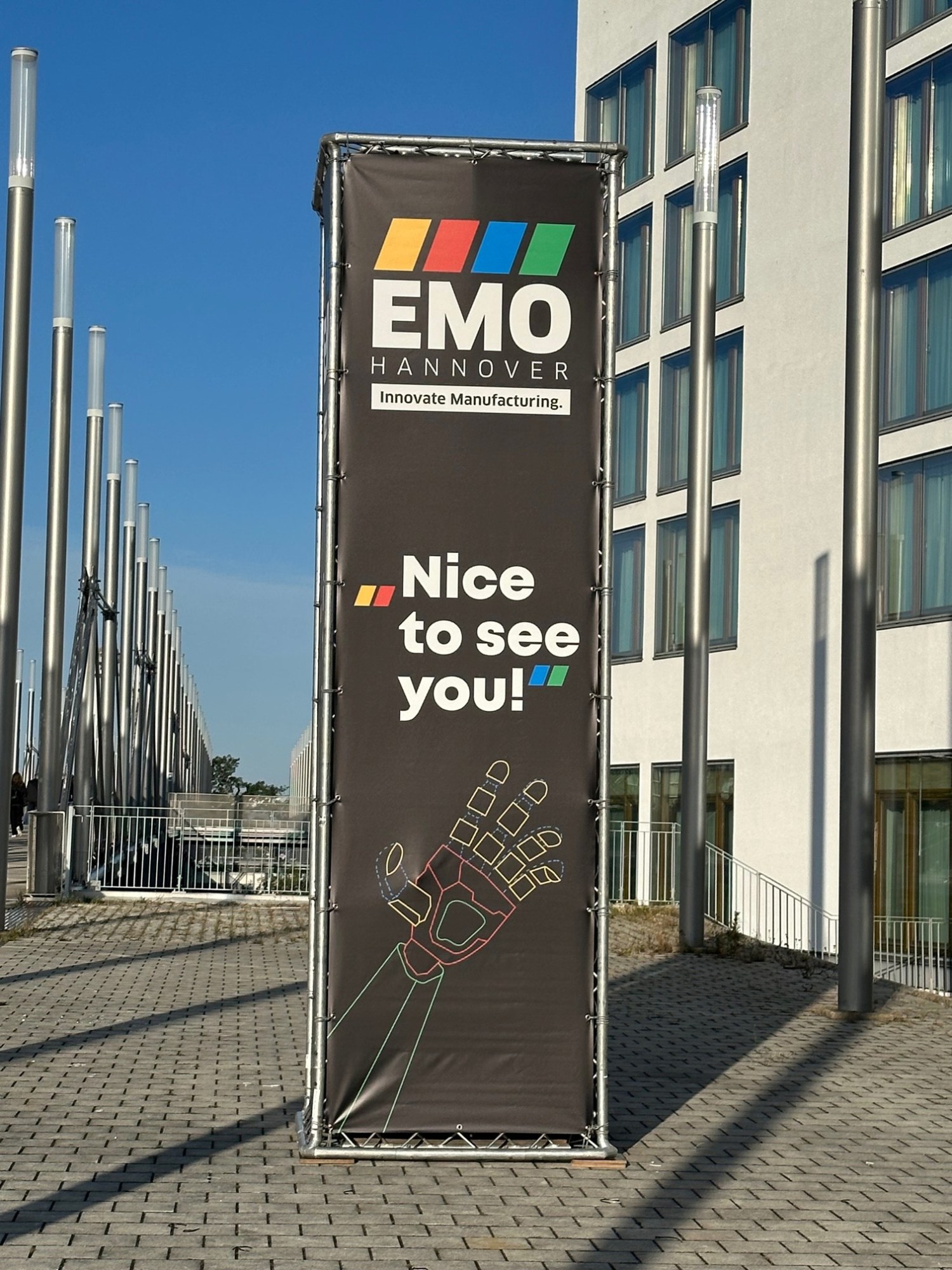 ‚Nice to see you!‘ – die EMO präsentiert bereits zur Begrüßung ihren Eigenanspruch als Weltleitmesse; die Besucherstatistik bestätigt die internationale Strahlkraft der EMO