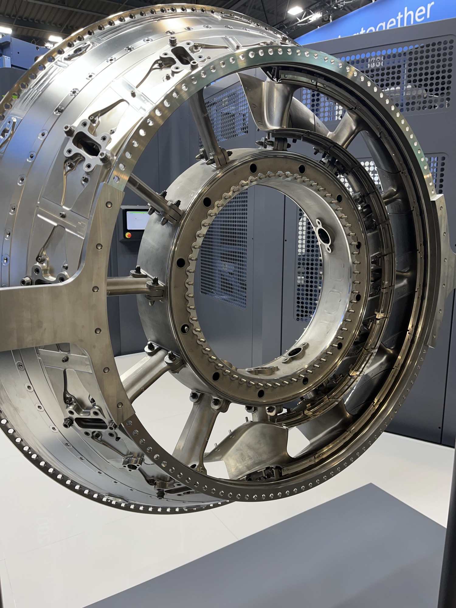 Turbinenteile aus Titan können mit der Clock EVO wirtschaftlich gefertigt werden