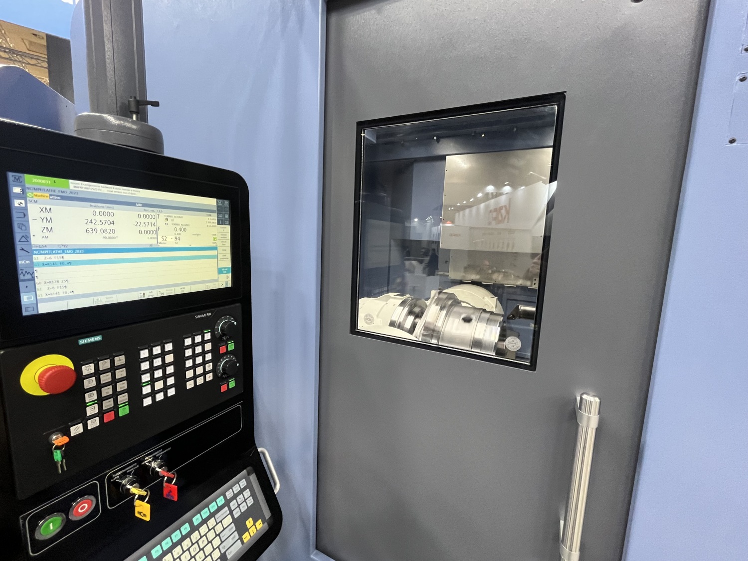 Komplettbearbeitung von schwer zerspanbaren Materialien gelingt mit dem horizontale Bearbeitungszentrum Clock 1200 EVO in der 5-Achsen-Multitasking-Version vom italienischen Maschinenbauer MCM.