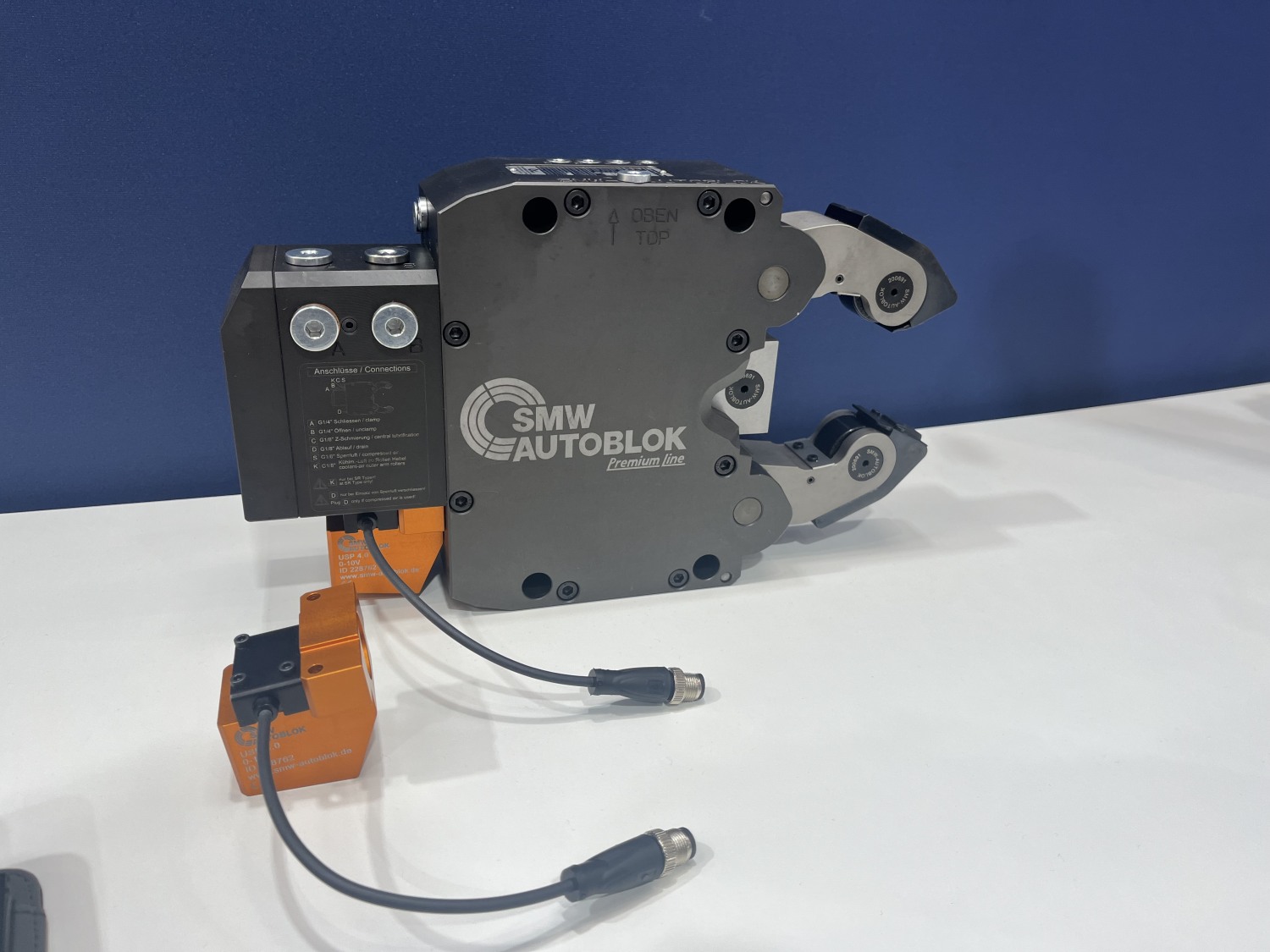 Sensorik macht diese Lünette von SMW Autoblok smart: Die integrierte Mittenmessung sorgt für die perfekte Zentrierung des zugeführten Stangenmaterials