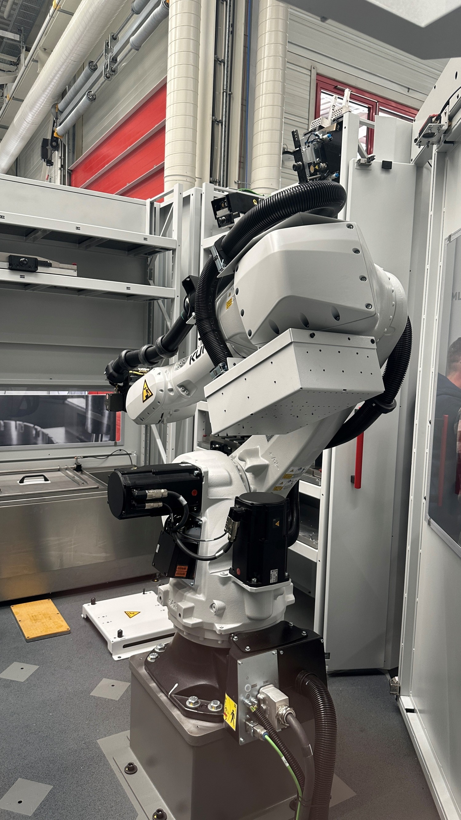 Natürlich waren zahlreiche Handhabungsroboter bei Automationslösungen involviert