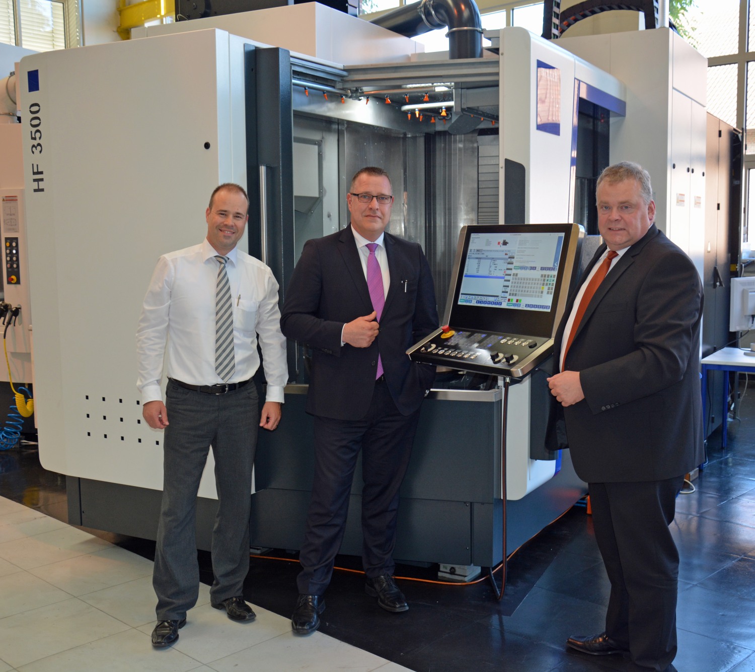Peter Weber (Mitte) wurde in die Geschäftsführung der Gebr. Heller Maschinenfabrik GmbH berufen (Bild: Heller)  
