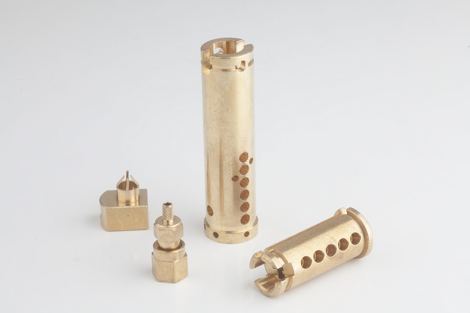 Das Verfahren MAFAC Vacuum Activated Purification (VAP) eignet sich besonders für tiefe, kapillare Strukturen und kritische Geometrien und sorgt für einen verbesserten Schmutzabtrag. 