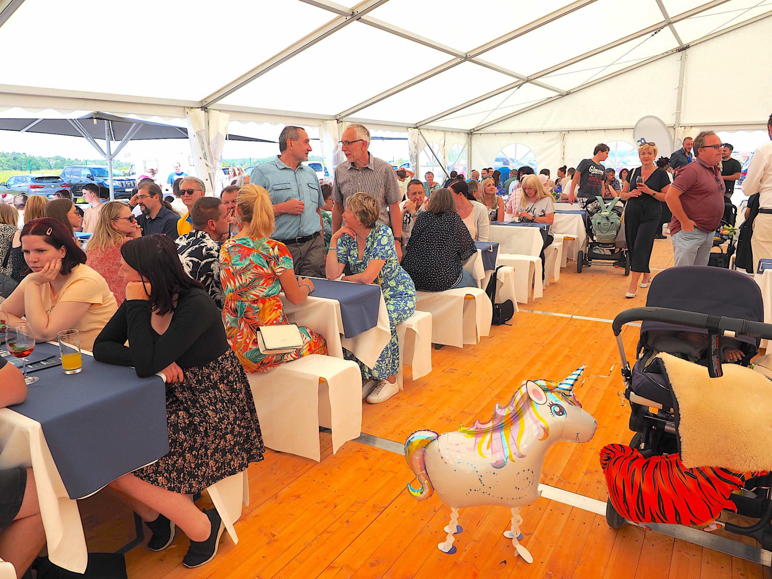 Im Festzelt