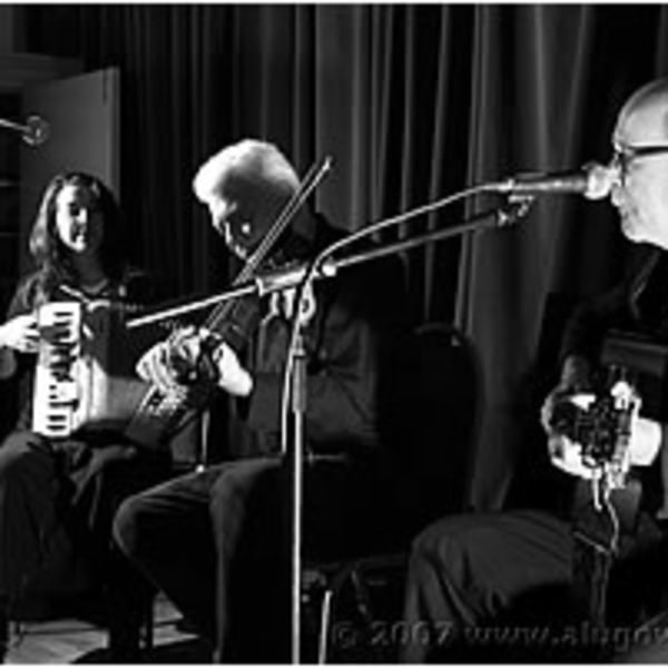 
				 Jacket Spuds - ROCKIN’ N’ REELIN’ IRISH FOLK MUSIC
			 at Mascara Bar promotional image