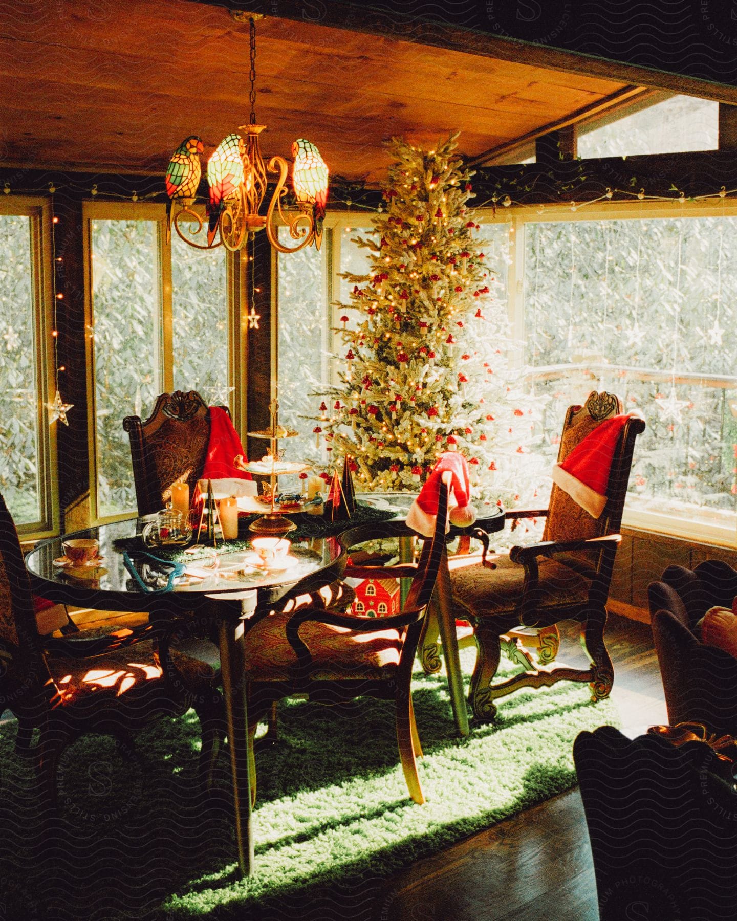 A table decorated with Christmas decorations.