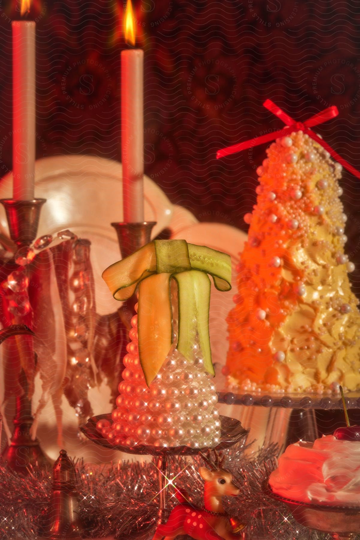 Some Christmas decorations sitting on a table.