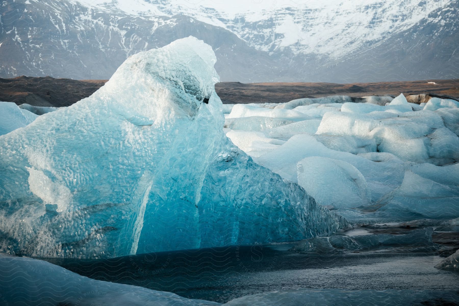 ice on the body of water at mid-day