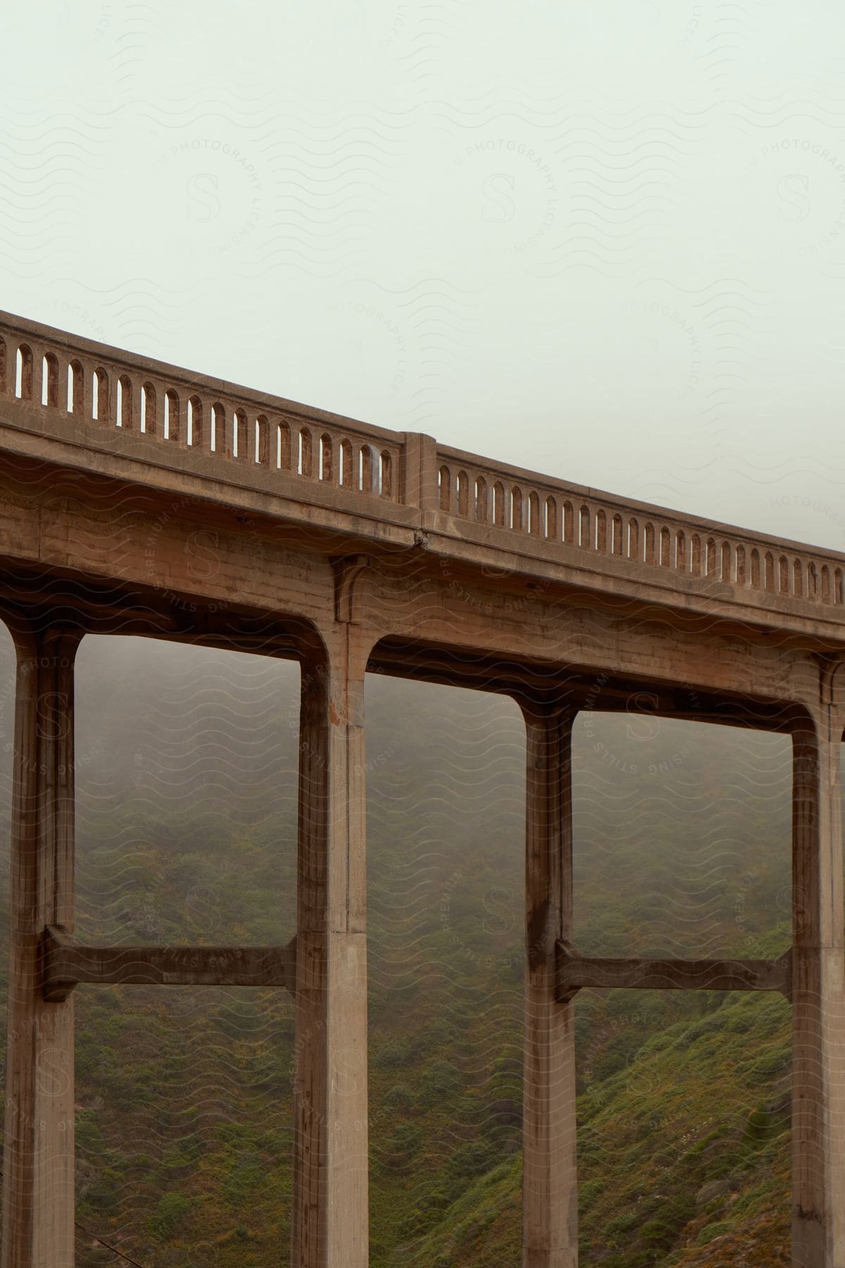 A  bridge outdoors on a cloudy day