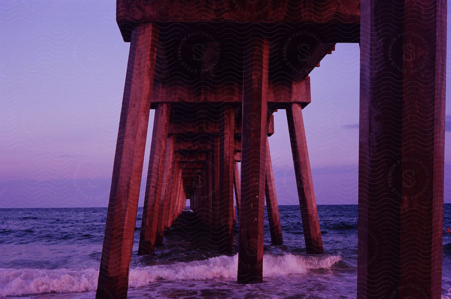 A section of a pier from the bottom, to focus itself