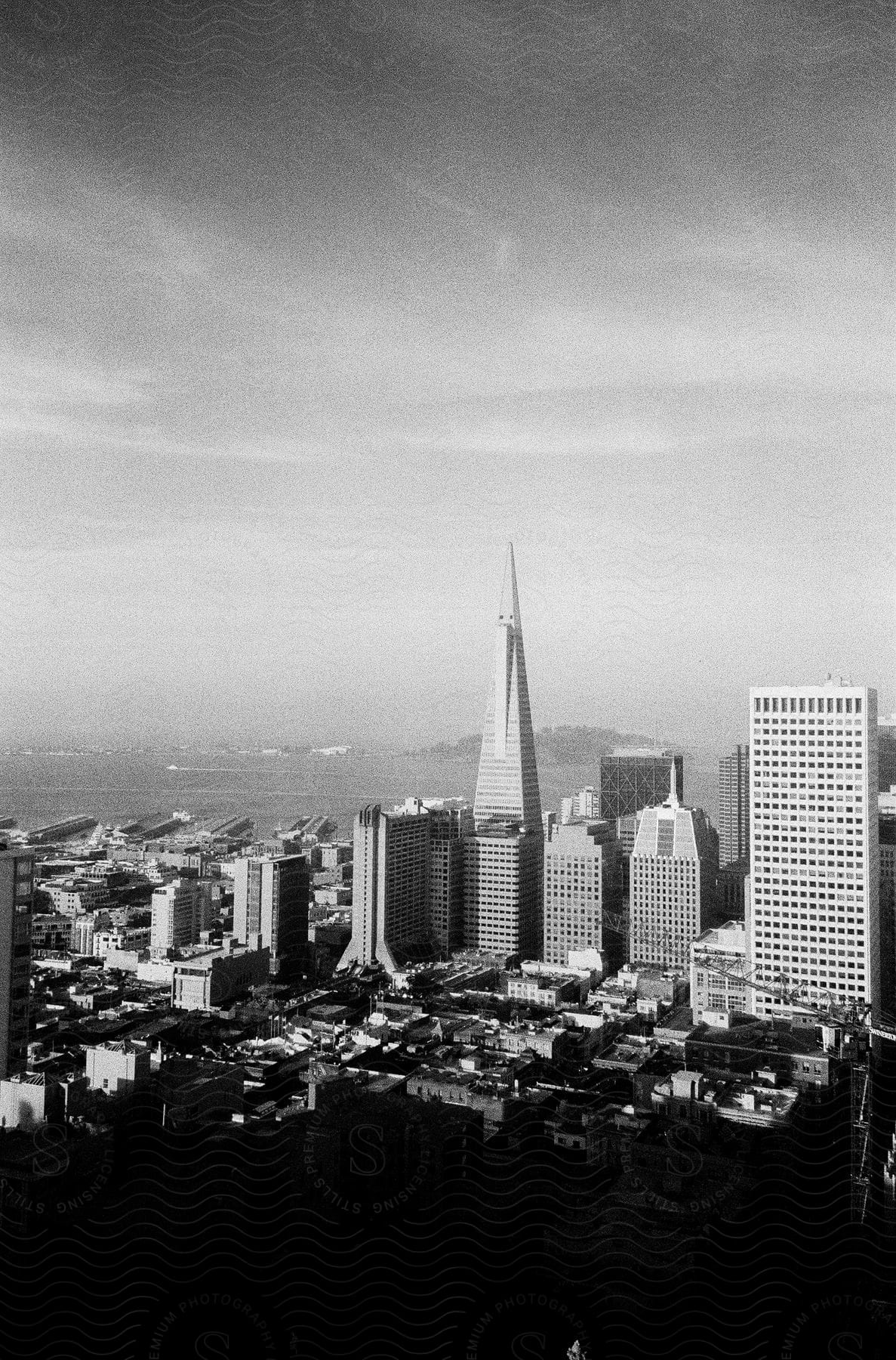 Black and white photo of an urban skyline in san francisco