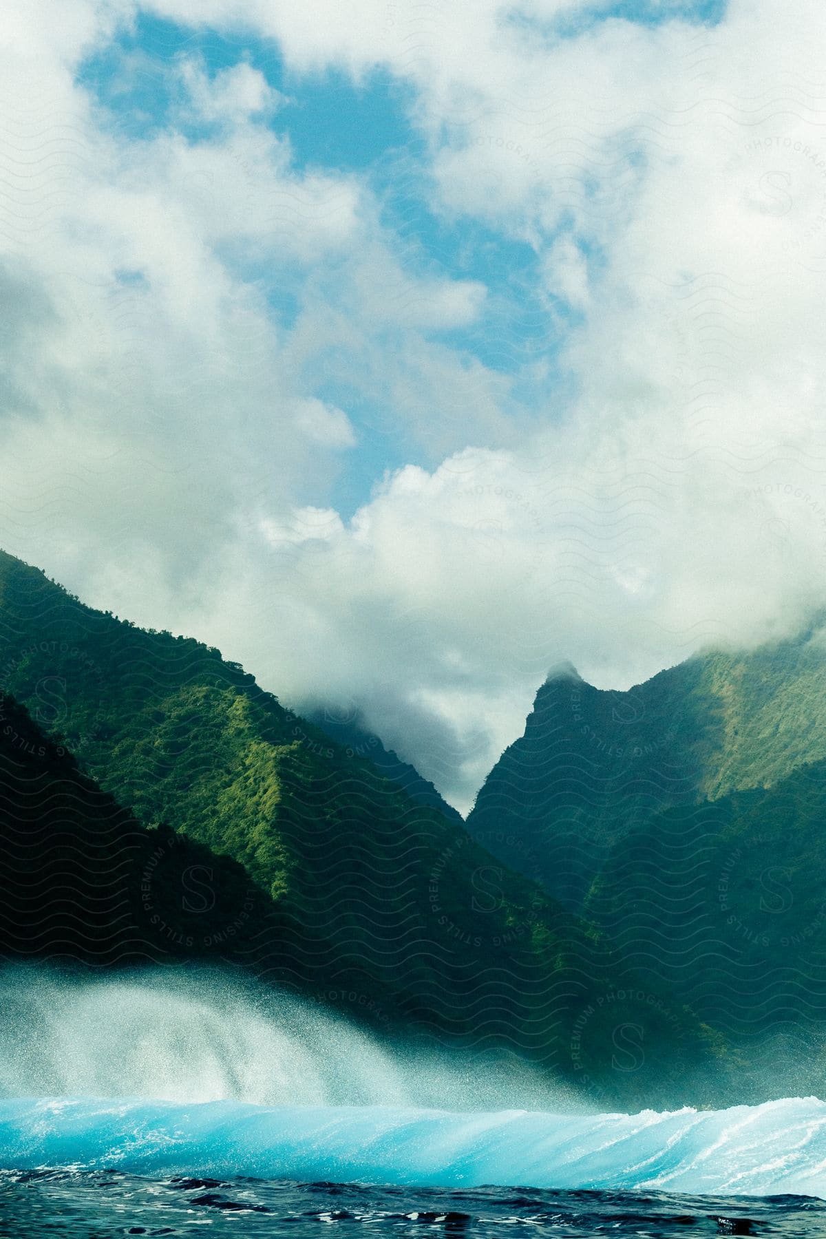 Coastal landscape with mountains next to the sea