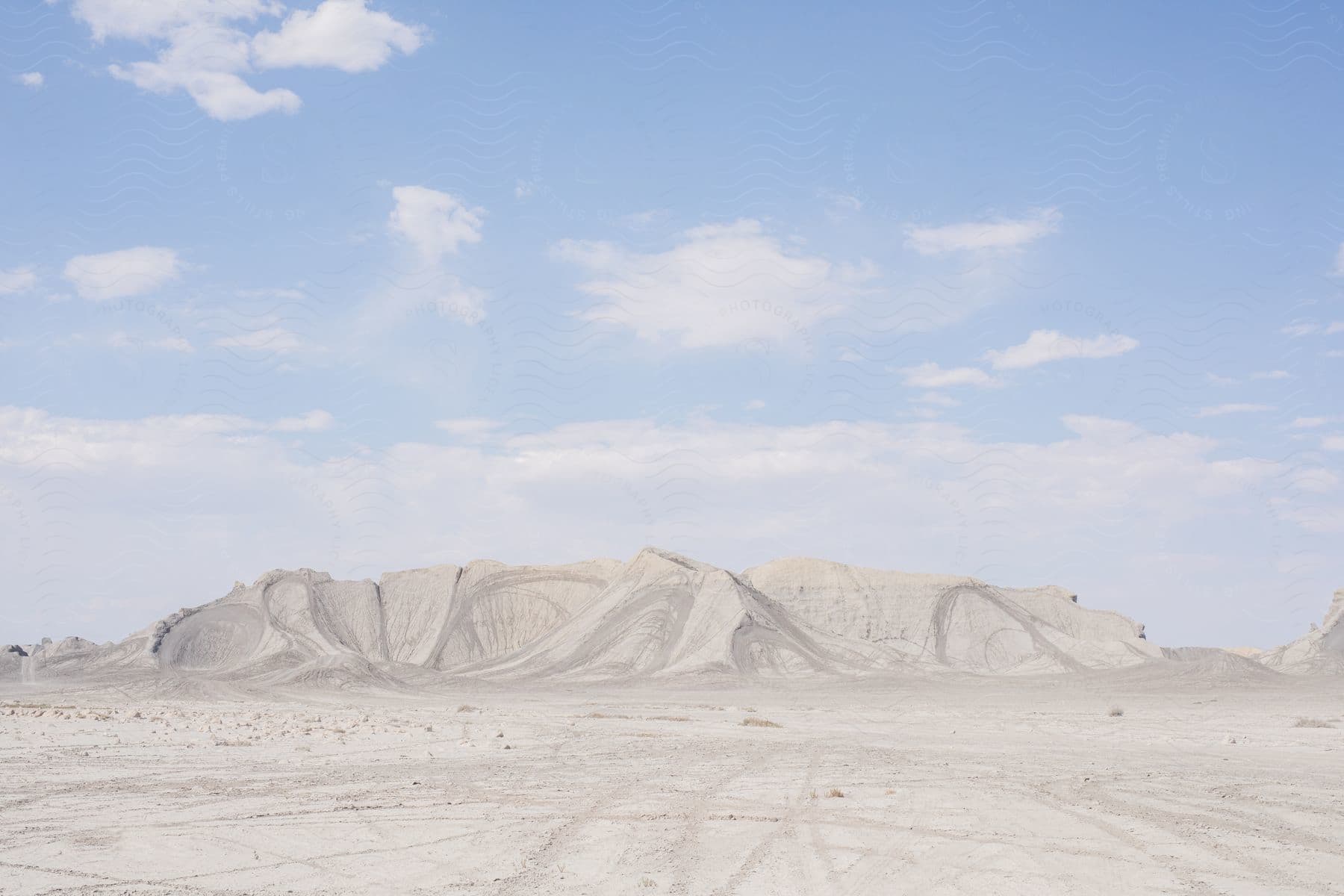 A desert landscape on a cloudy day