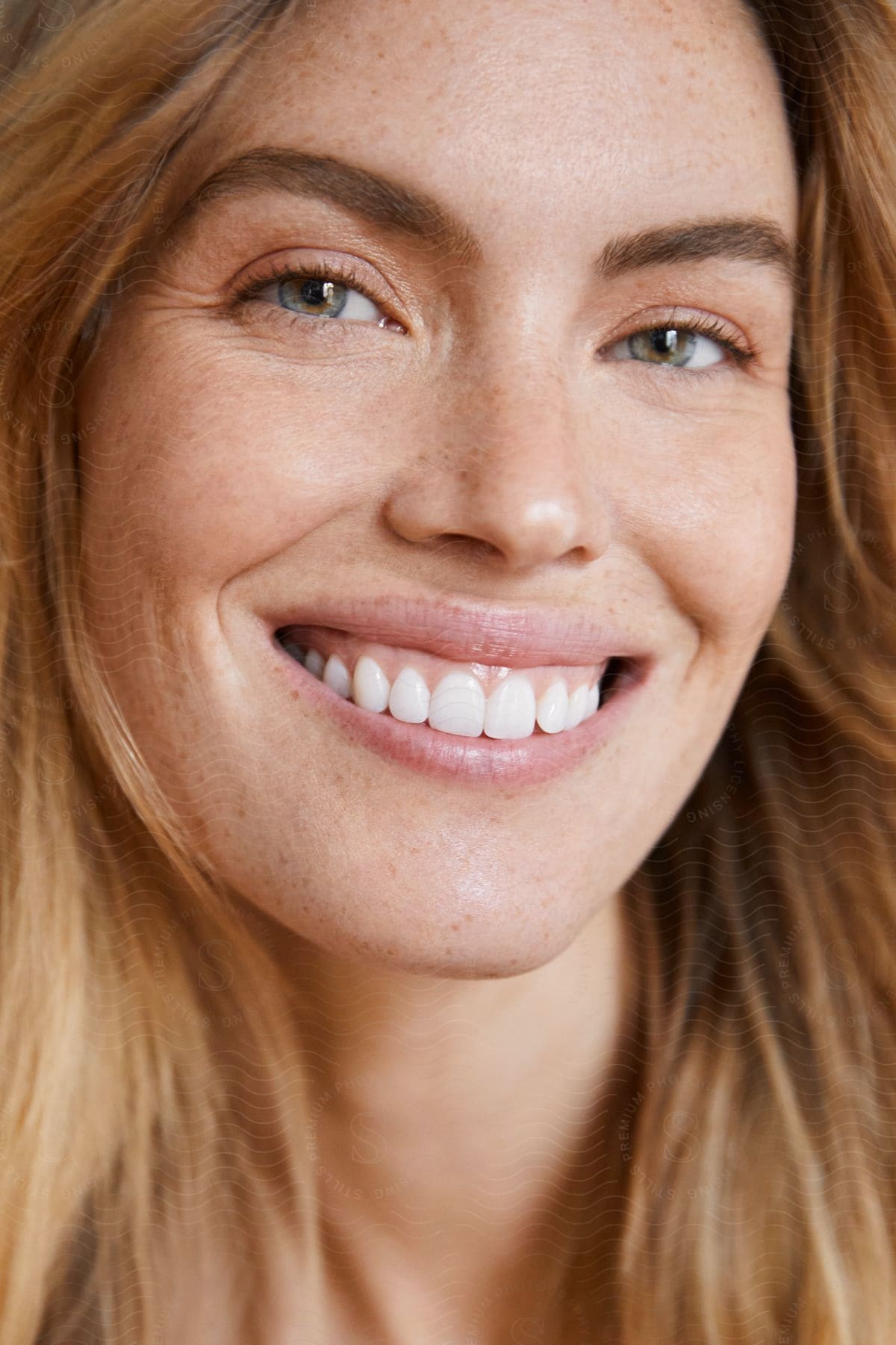 Smiling woman portrait.