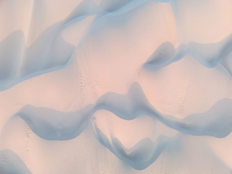 A White Artistic Atmosphere