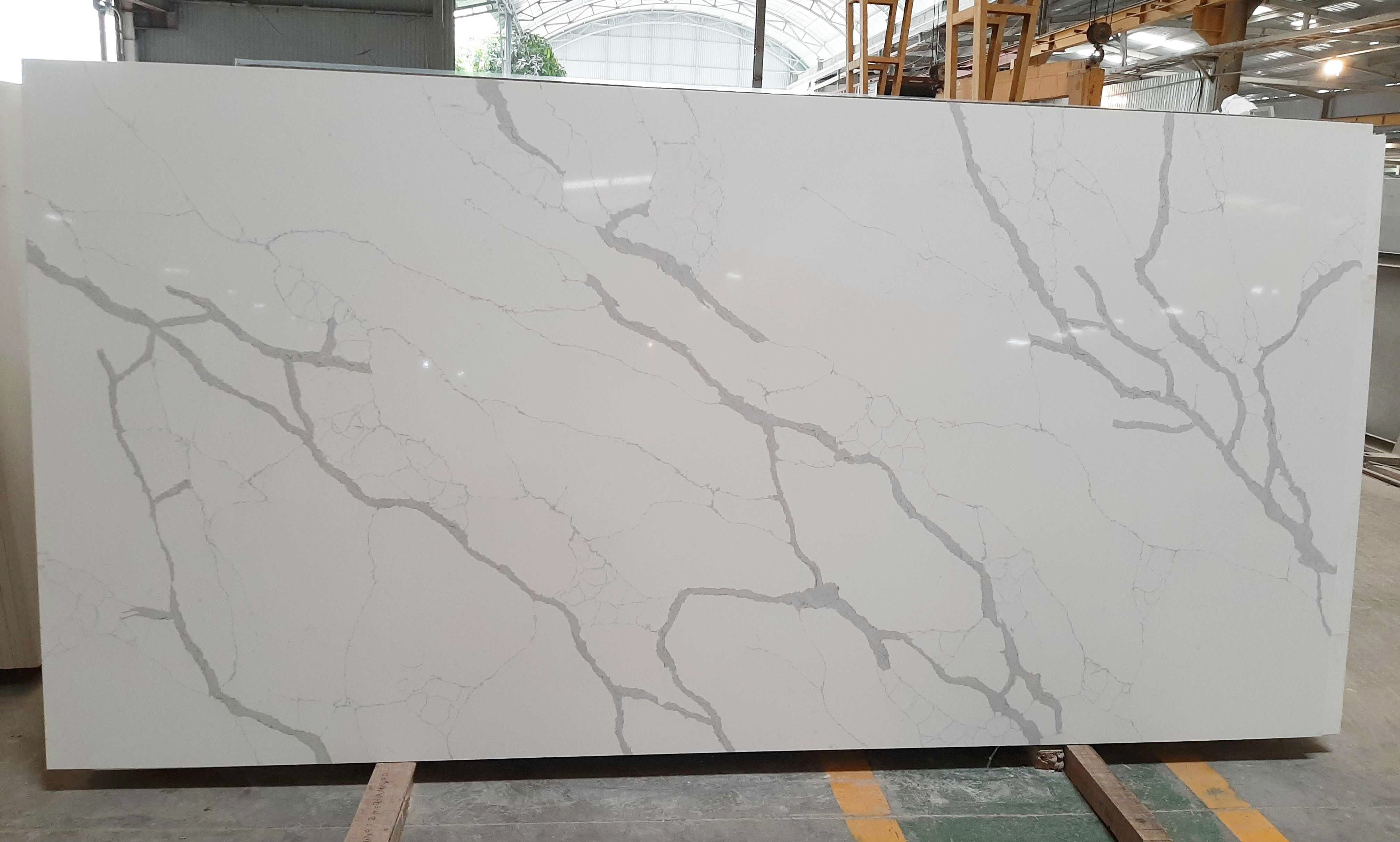 VQ8088 Calacatta Super Quartz by Vinaquartz - StoneTrash