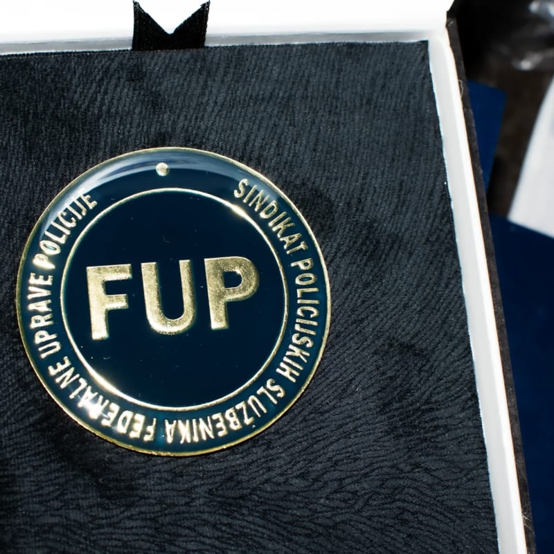 plaketa fup