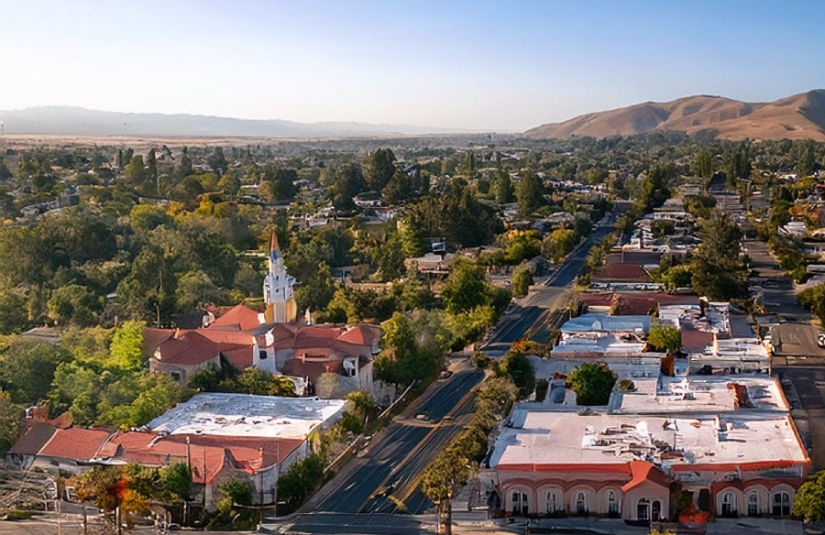 This image shows the skyline of Clovis California.