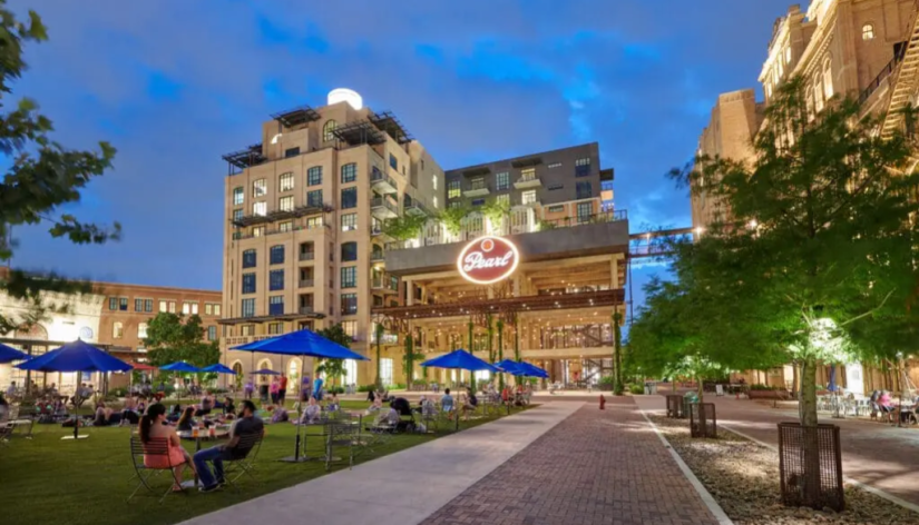 A view of Pearl at night.