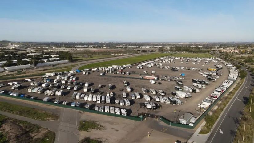 Large Outdoor Parking in Irvine