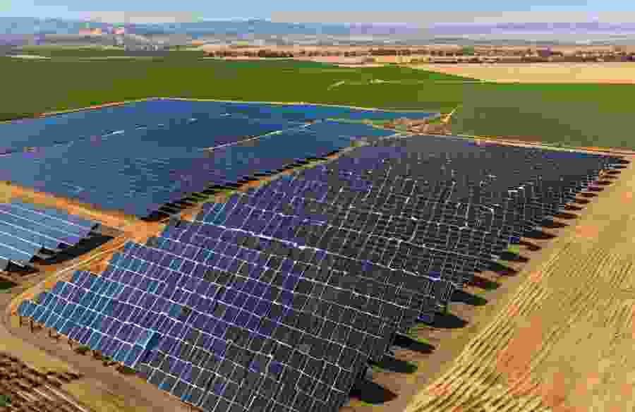 This image shows a solar farm in the city of VIsalia.