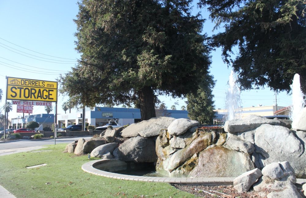 Storage Units In Fresno Ca 1441 N Clovis Ave Derrel S Mini