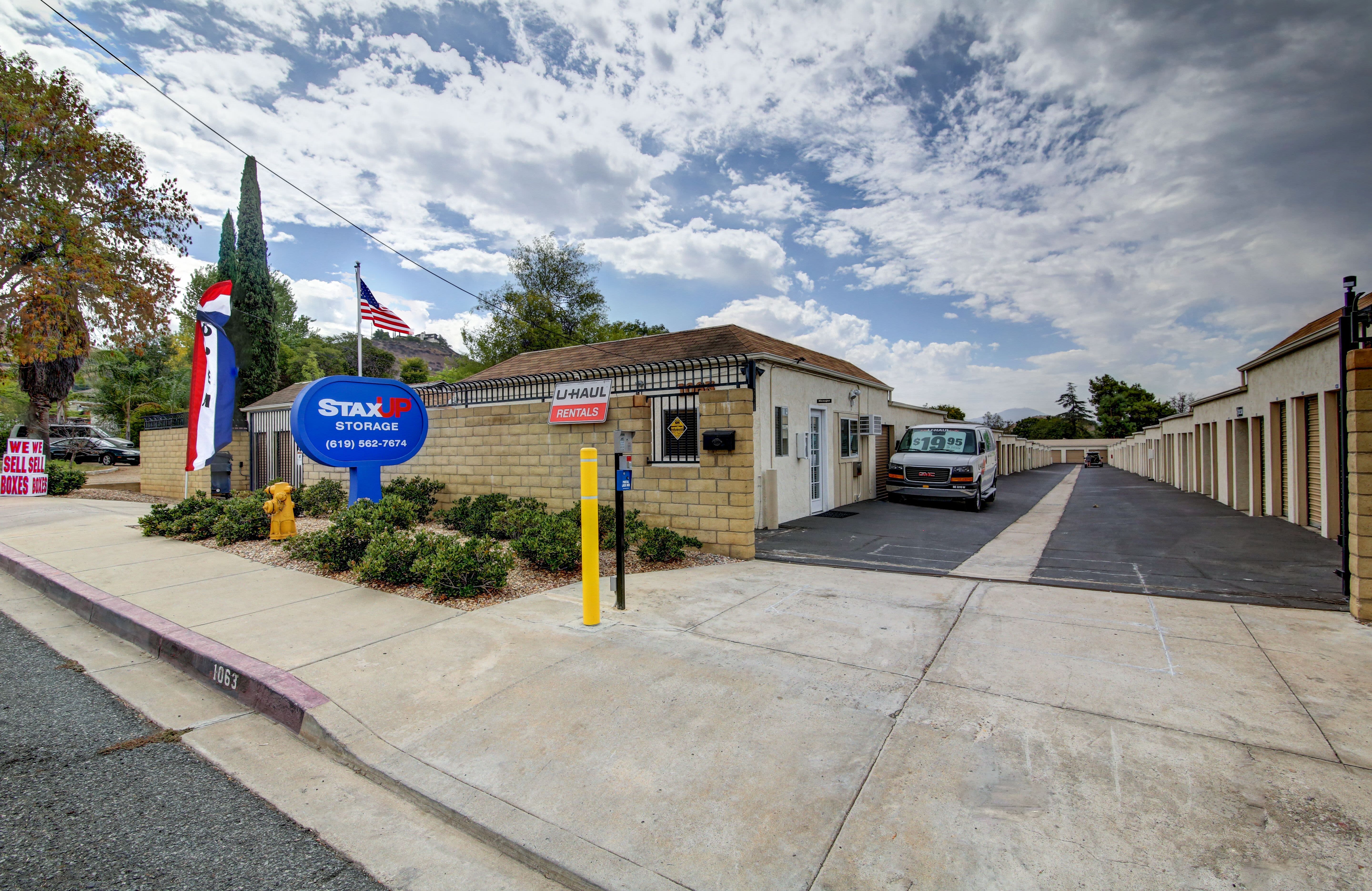 Storage Units In El Cajon Ca Staxup Self Storage
