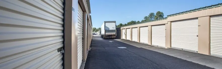 Image of Drive Up Storage Units and UHAUL Moving trucks in Payson AZ