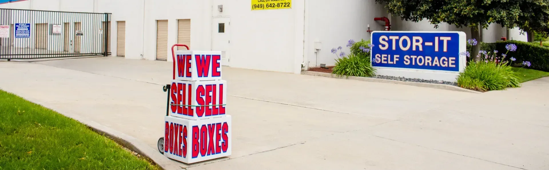 Stor-It Self Storage Costa Mesa storage units and spaces at 961 W 17th St, Costa Mesa, CA, 92627