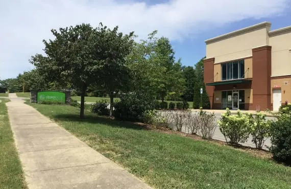 Storelocal Self Storage storage units and spaces at 500 Downs Blvd, Franklin, TN, 37064