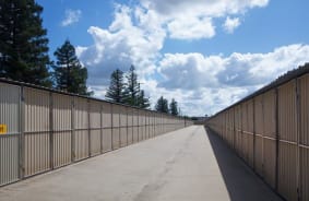 Storage Units In Fresno Ca 382 E Alluvial Ave Derrel S Mini Storage