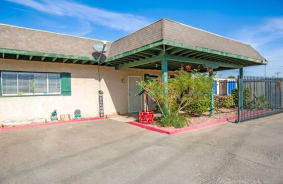 Storage Units In El Centro Ca 902 E Evan Hewes Hwy Staxup Self Storage