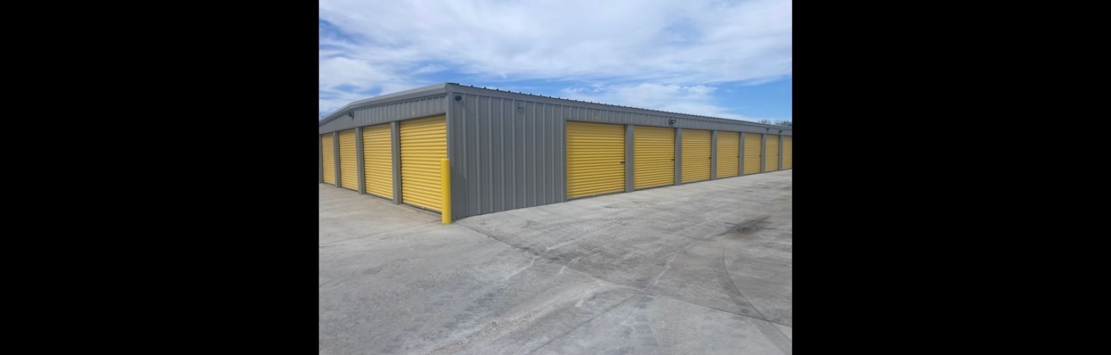 Exterior view of the Eagle's Nest Storage EP LLC facility