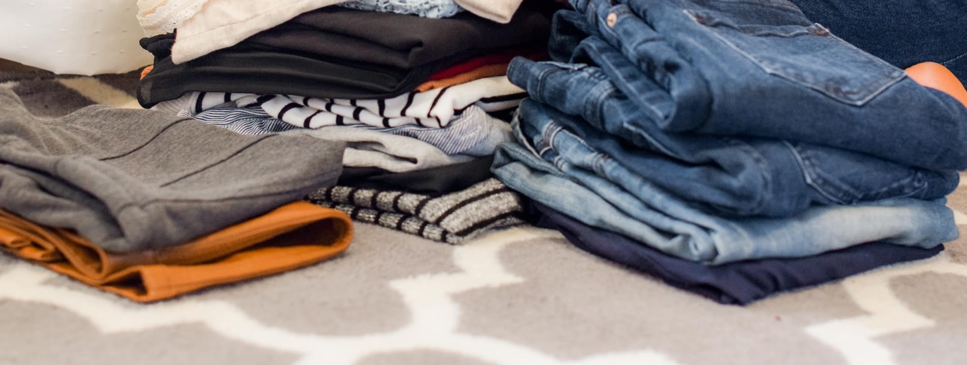 3 Hacks for Storing Clothes in Self-Storage