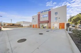 A-1 Self Storage LA - Front View