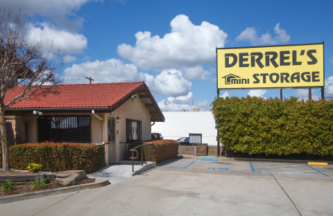 Derrel's Mini Storage, storage units and spaces at 1385 N Maple Ave, Fresno, CA, 93703