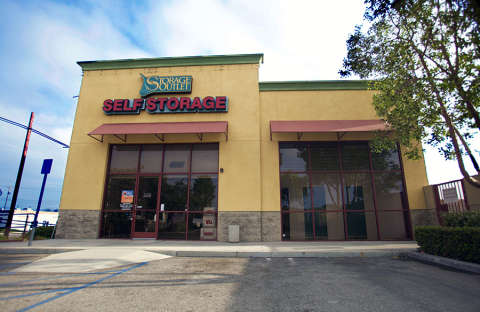 Storage Outlet, storage units and spaces at 900 S Raymond Ave, Fullerton, CA, 92831