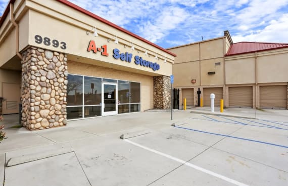 Storage Units in Lakeside