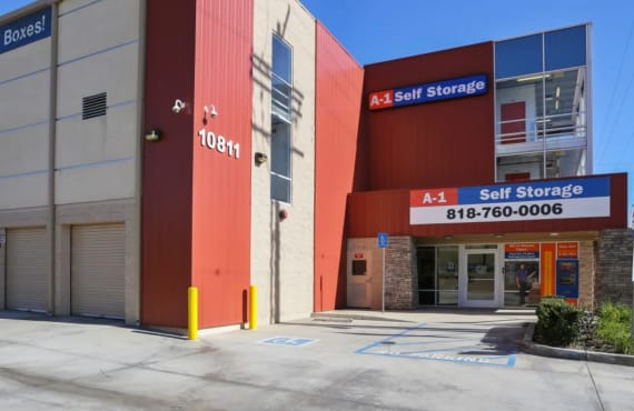 Storage Units in North Hollywood
