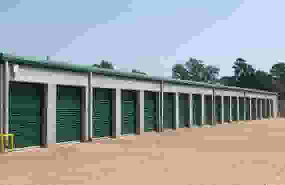 Lockaway Storage - Texarkana a row of Exterior Drive-Up Units