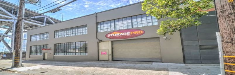 Image of entrance to StoragePRO Self Storage by the Bay Bridge in San Francisco