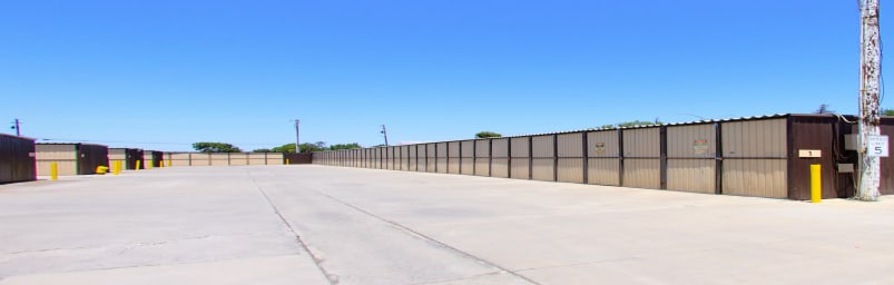 This 360 view shows outdoor storage units and the wide aisles between them