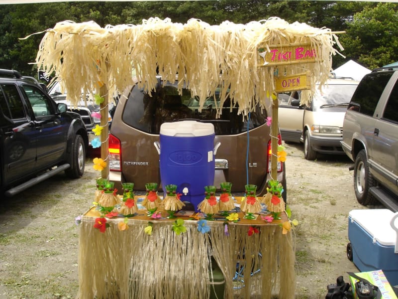 Nissan Pathfinder with Tiki Bar on StowAway Rack