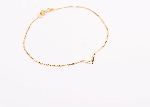 Jukserei Gold Plated V Bracelet