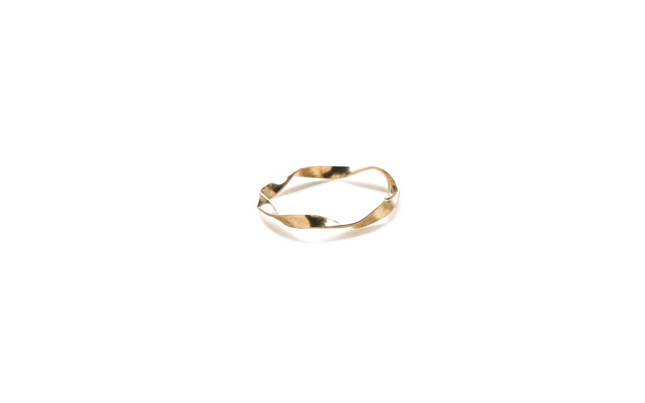 By Boe  Single Twist Gold Ring