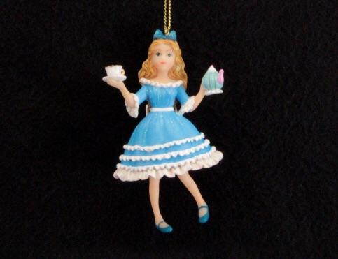 gisela-graham-resin-alice-in-wonderland-decoration-2